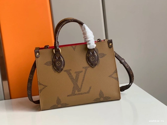 WIS VUITTON PM LOUIS ONTHEGO 1204